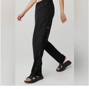 Alo legend snap pant
